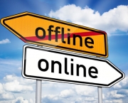 Wegweiser mit online und offline