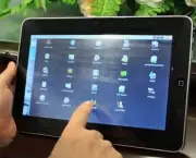 varios-usuarios-em-um-tablet-4